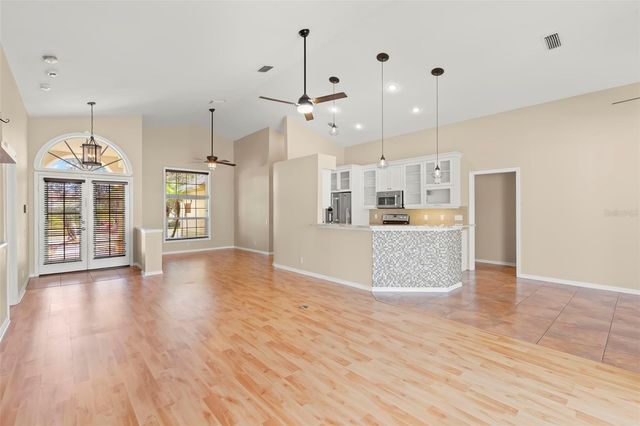 738 N LAKE BOULEVARD, Tarpon Springs, FL 34689