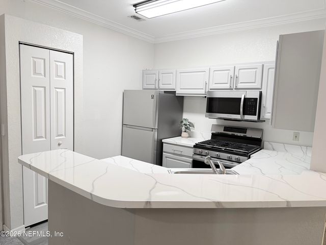 13810 SUTTON PARK Drive 123, Jacksonville, FL 32224