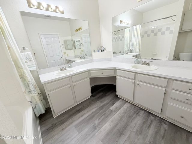 13810 SUTTON PARK Drive 123, Jacksonville, FL 32224