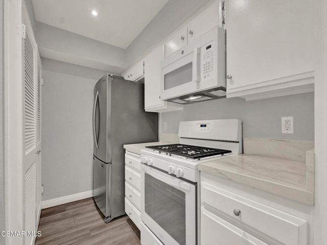 4230 Whitsett Avenue 9, Studio City, CA 91604