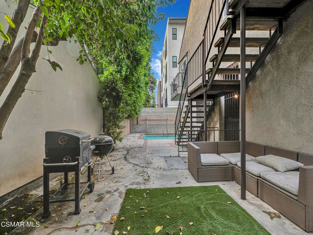 4230 Whitsett Avenue 9, Studio City, CA 91604