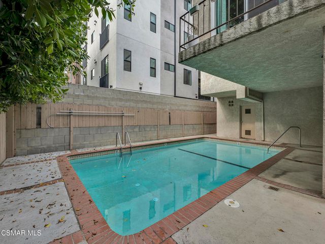 4230 Whitsett Avenue 9, Studio City, CA 91604