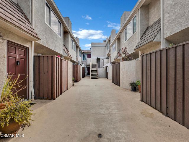 4230 Whitsett Avenue 9, Studio City, CA 91604