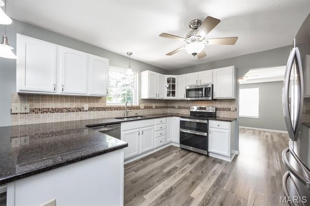 310 Meadowlark Lane, Belleville, IL 62220