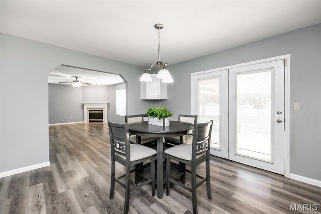 310 Meadowlark Lane, Belleville, IL 62220