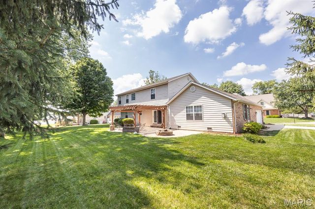 310 Meadowlark Lane, Belleville, IL 62220