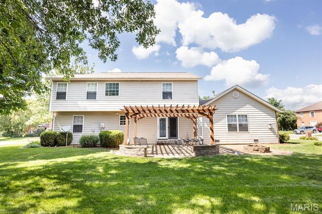 310 Meadowlark Lane, Belleville, IL 62220