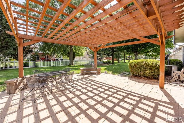 310 Meadowlark Lane, Belleville, IL 62220