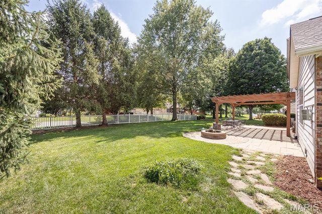 310 Meadowlark Lane, Belleville, IL 62220