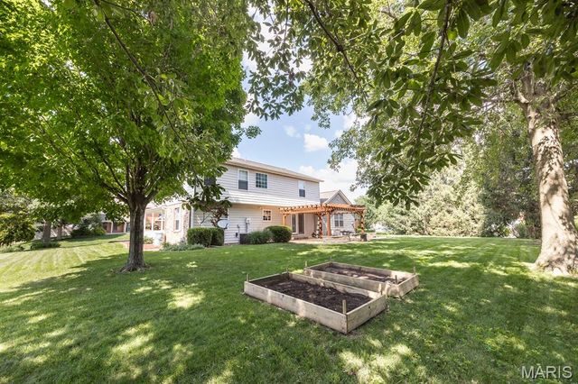 310 Meadowlark Lane, Belleville, IL 62220