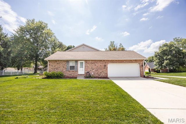 310 Meadowlark Lane, Belleville, IL 62220
