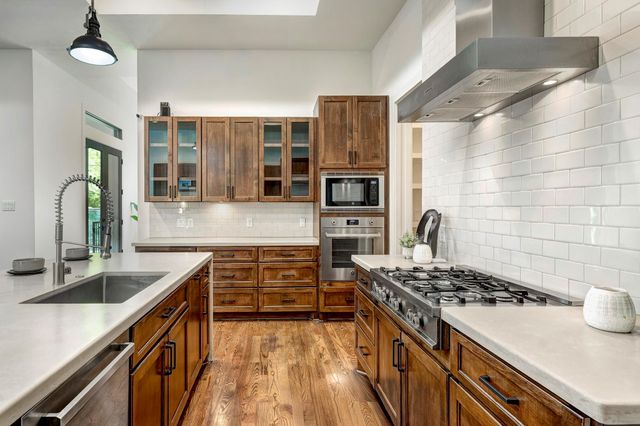 4704 Willow Street, Bellaire, TX 77401