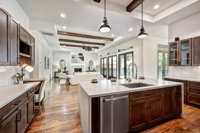4704 Willow Street, Bellaire, TX 77401