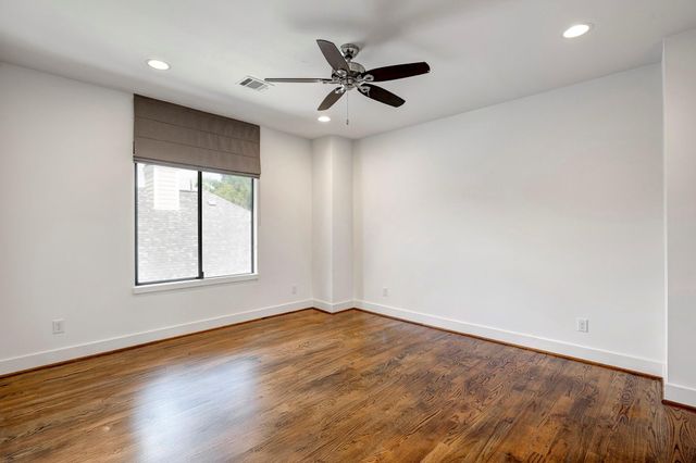 4704 Willow Street, Bellaire, TX 77401