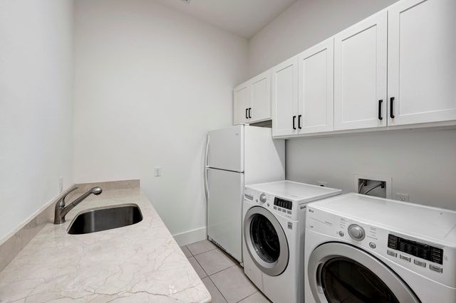 4704 Willow Street, Bellaire, TX 77401