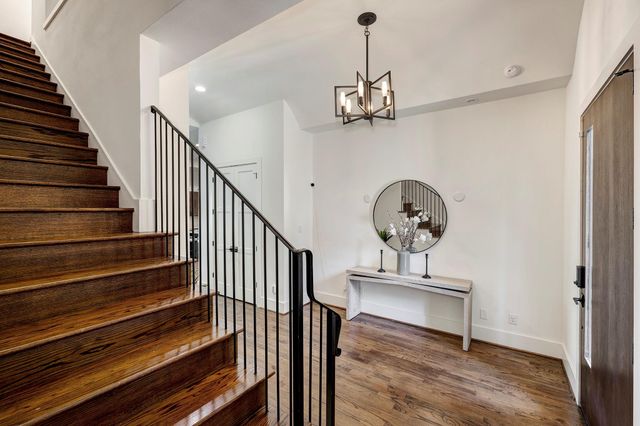 4704 Willow Street, Bellaire, TX 77401