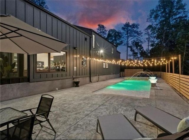 8775 Falls Hollow Road, Rogers, AR 72756