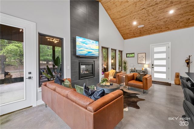 8775 Falls Hollow Road, Rogers, AR 72756
