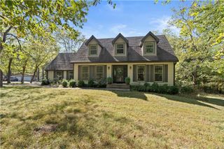 7447 Black Oak Circle, Stilwell, KS 66085