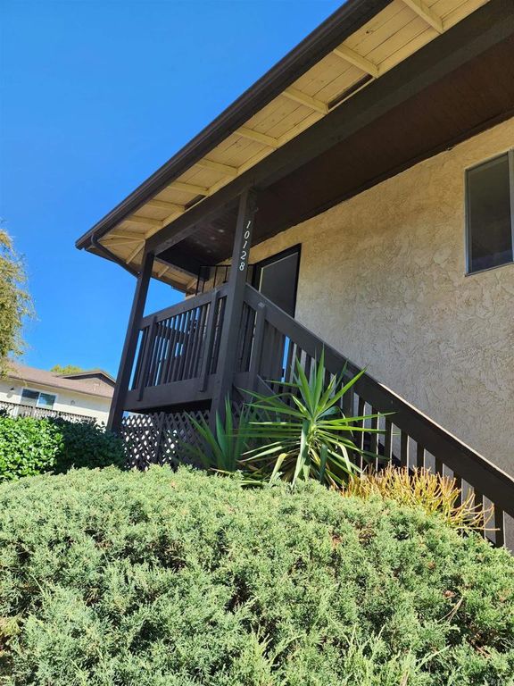 10128 Peaceful Court, Santee, CA 92071