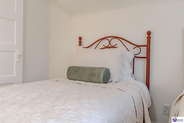 824 N Main Street, Elizabethtown, KY 42701