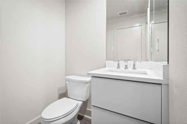 3655 Old Shell Road 722, Mobile, AL 36608