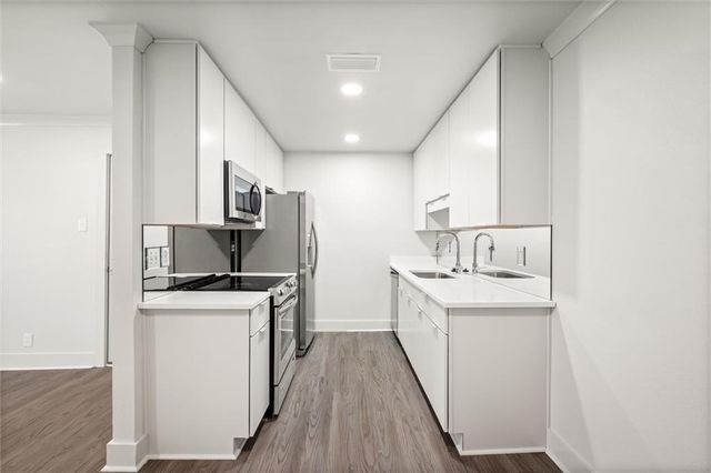 3655 Old Shell Road 722, Mobile, AL 36608