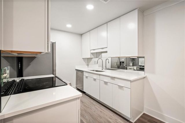 3655 Old Shell Road 722, Mobile, AL 36608