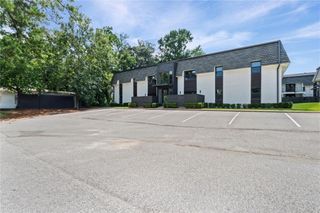 3655 Old Shell Road 722, Mobile, AL 36608