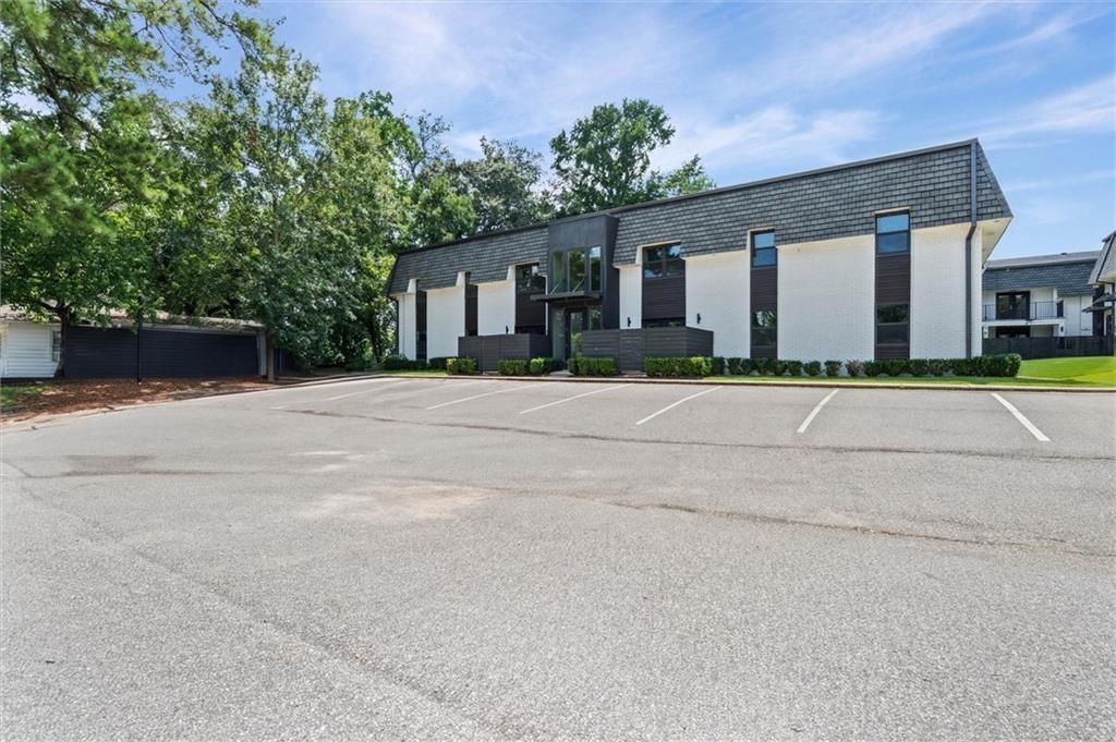 3655 Old Shell Road 722, Mobile, AL 36608