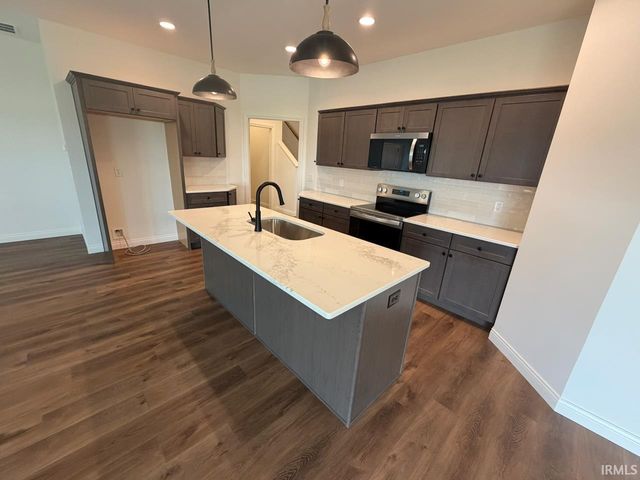 1646 Venture Drive, Evansville, IN 47711