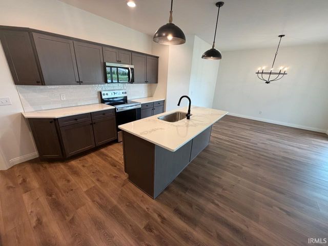 1646 Venture Drive, Evansville, IN 47711