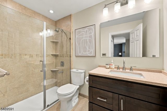 206 Shearwater Ct Unit 51 51, Jersey City, NJ 07305