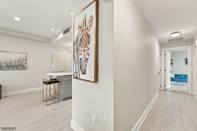 206 Shearwater Ct Unit 51 51, Jersey City, NJ 07305