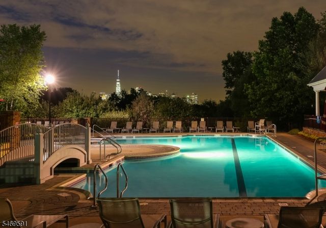 206 Shearwater Ct Unit 51 51, Jersey City, NJ 07305
