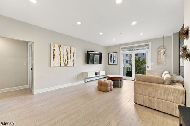206 Shearwater Ct Unit 51 51, Jersey City, NJ 07305