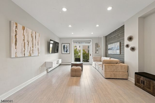 206 Shearwater Ct Unit 51 51, Jersey City, NJ 07305