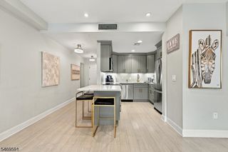 206 Shearwater Ct Unit 51 51, Jersey City, NJ 07305