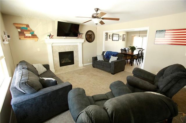 709 Hollis Avenue, Belton, MO 64012