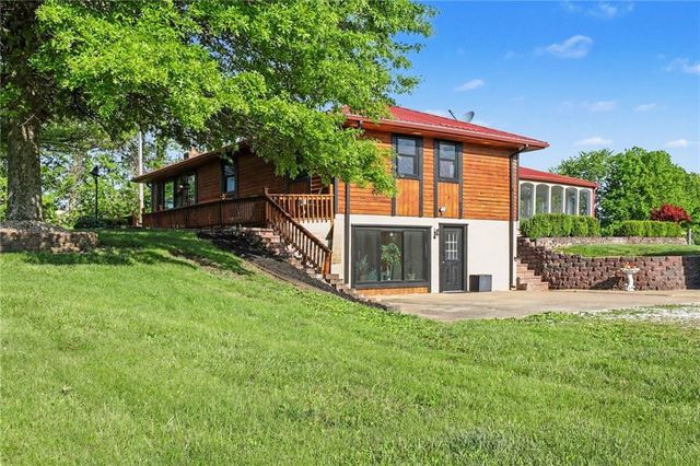 300 E Casey Road, Lone Jack, MO 64070