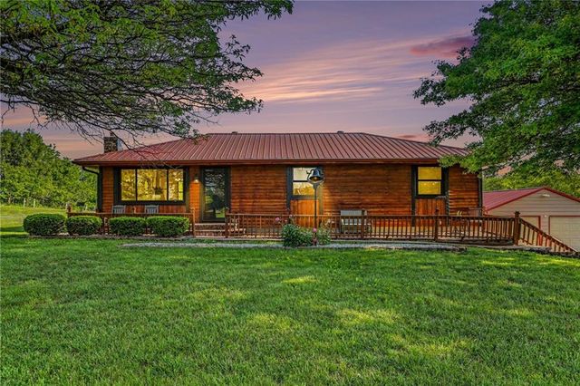 300 E Casey Road, Lone Jack, MO 64070