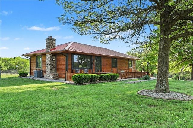 300 E Casey Road, Lone Jack, MO 64070