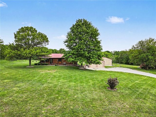 300 E Casey Road, Lone Jack, MO 64070
