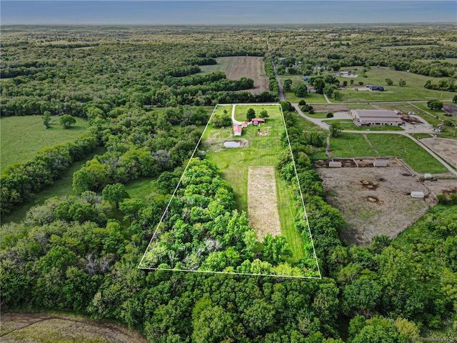 300 E Casey Road, Lone Jack, MO 64070
