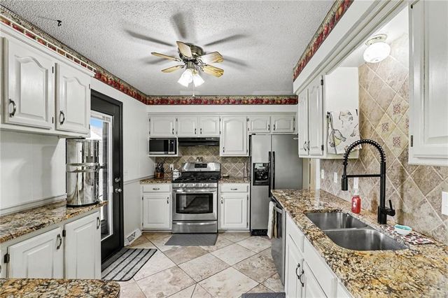 300 E Casey Road, Lone Jack, MO 64070