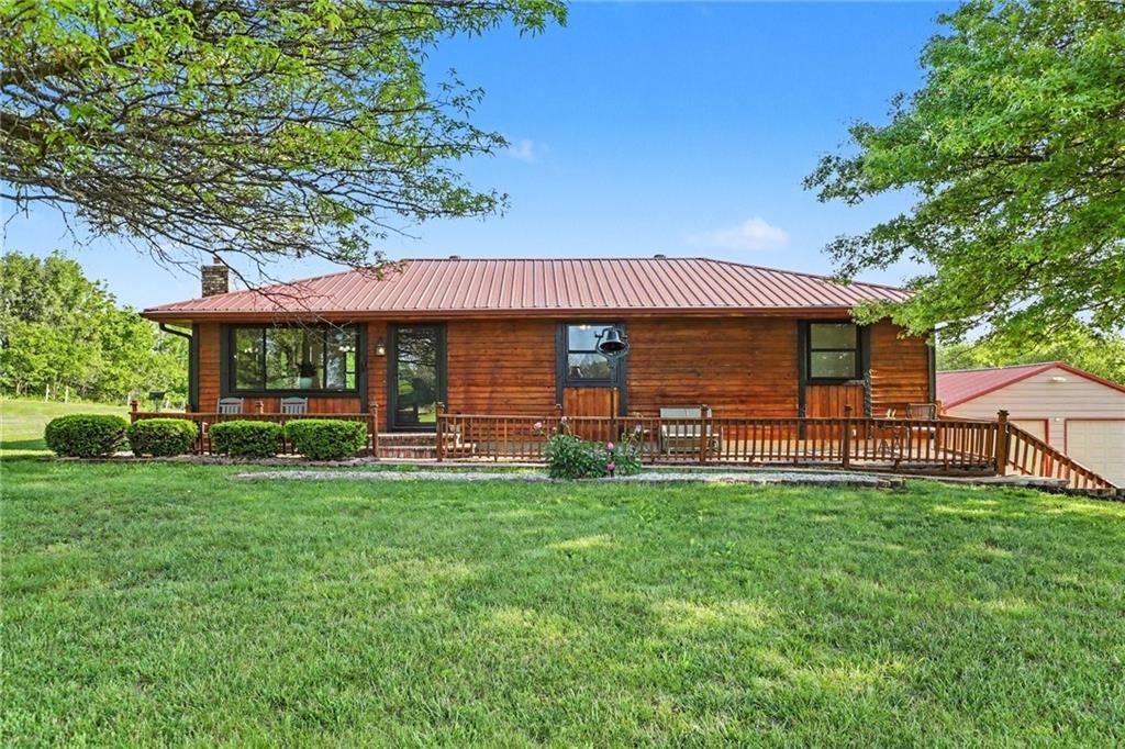 300 E Casey Road, Lone Jack, MO 64070