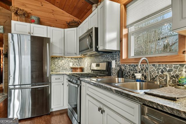 756 Mining Gap Conn, Young Harris, GA 30582