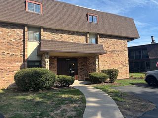 9194 South Road B, Palos Hills, IL 60465