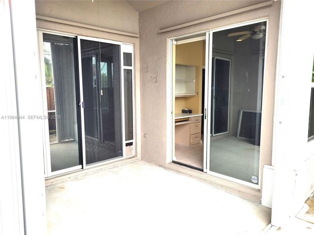 5823 Plum Harbor Cir, Tamarac, FL 33321