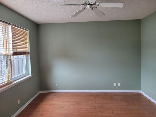 5823 Plum Harbor Cir, Tamarac, FL 33321